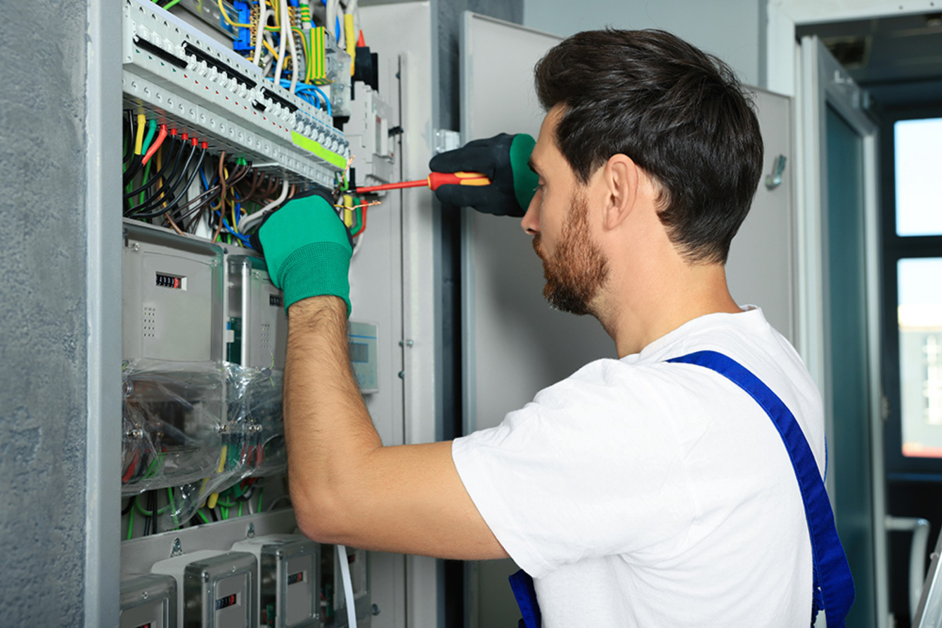 Nieder­spannungs­anlagen bei Main-Kinzig-Photovoltaik GmbH in Erlensee